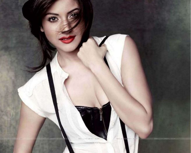 147323-anushka-sharma-in-maxim-magazine-july-2011 - Anushka Sharma