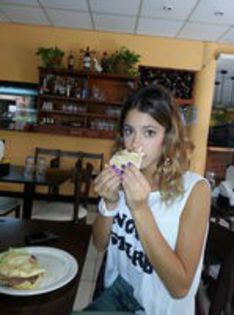 87297906_TBSWBEQ - 00-La Multi Ani Martina Stoessel-00