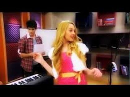 images (1) - 00-La Multi Ani Martina Stoessel-00