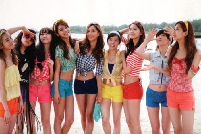 SNSD-Cute-with-Korean-Crop-Top-Shirts-2012