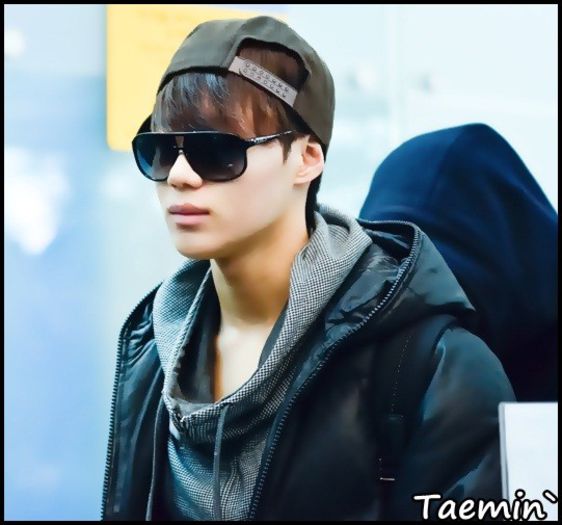 x. *intră;i.p* Hell..Omo..:x De când avem piaan? :o3 - l - x - Episodul 23 - x - l