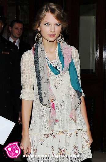 Taylor-Swift-Hotel-London - Taylor Swift