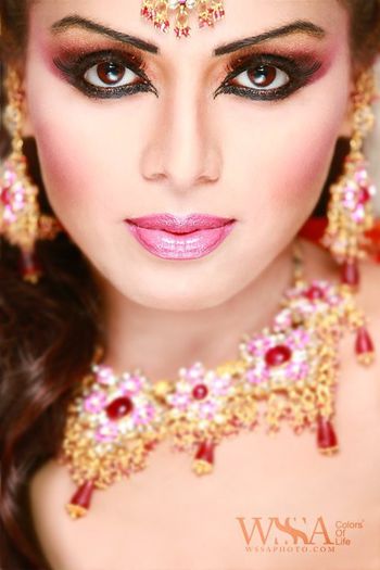 Pakistani Bridal Makeup Collection 2011-12 - 010 - www.Glamourhuntworld.Blogspot.com