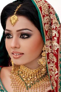 Latest-Bridal-Make-up-Mehndi-styles-2 - Machiaj-Indian Makeup