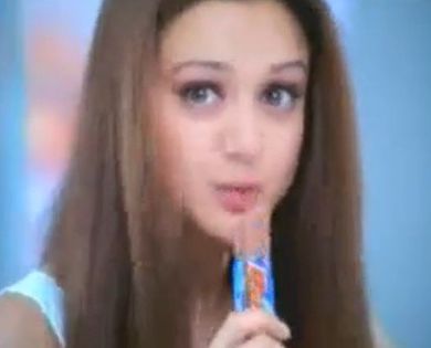 capture-20130319-162121 - Preity Zinta 06