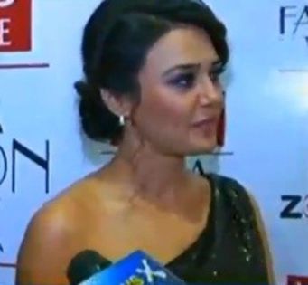 capture-20130319-163632 - Preity Zinta 07