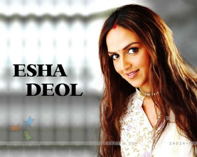 28029-esha-deol