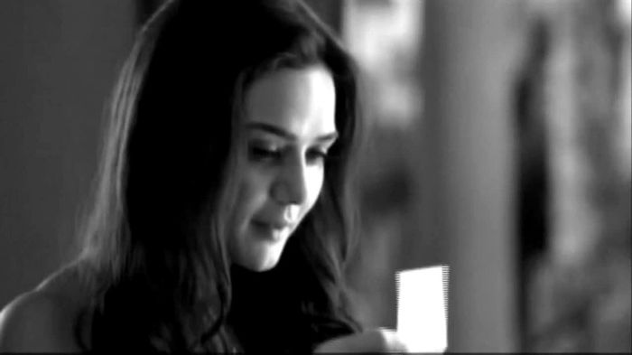 Alt bilet.. *citeste* Asteapta 2 secunde . *tipa* Saifee :))) unde esti? - x- Sezon 2-Ep 08 -x