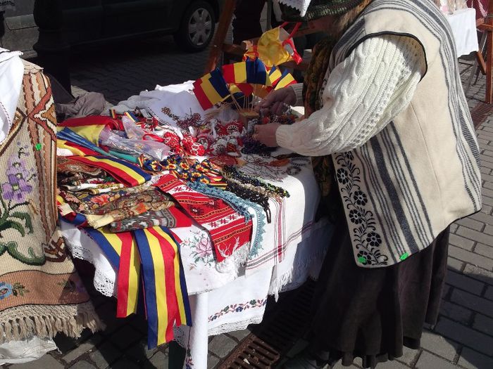 LA NOI SE POATE ETALA TRICOLORUL - TARGUL SASESC DE PASTE BISTRITA 2013