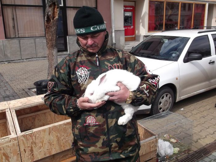 ASA SE DESCOPERA SEXUL - TARGUL SASESC DE PASTE BISTRITA 2013