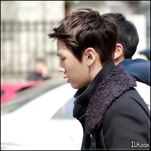 ♫ Bebe..:-w Nuu cealalta variantaa..Ca o sa mor in mainile lui hyung..:))-_-.
