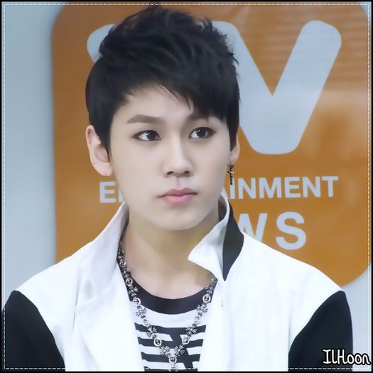♫ Poate e din casa,poate nu..:> :)) Heiiah hyung..:)).