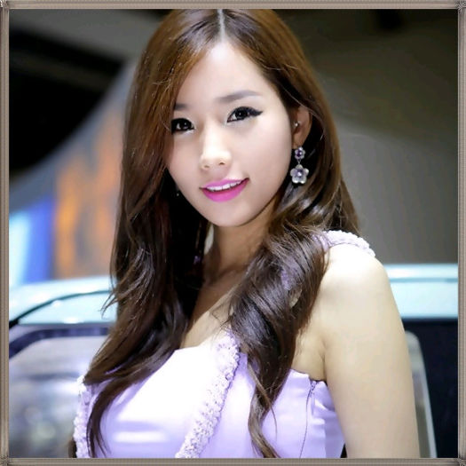 <~> ...Aaa.. din casa :> ..Honnie.. ;;) ..Doar stii ca te iubesc ..mnu? ;;) ..Cine e? ;;)