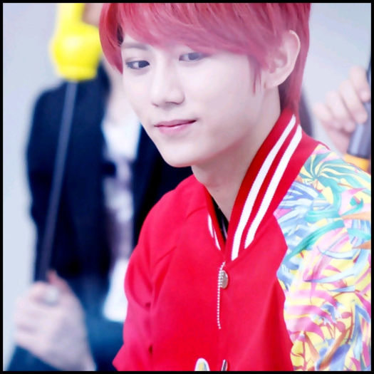 [(:] ..Mm? ..Ce vrea Geun de la Hyun? :o3...
