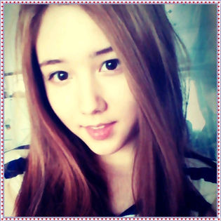 ♥ ...Byee.. :-h.. :) Hmm.. [uitandu`se in jur] ..