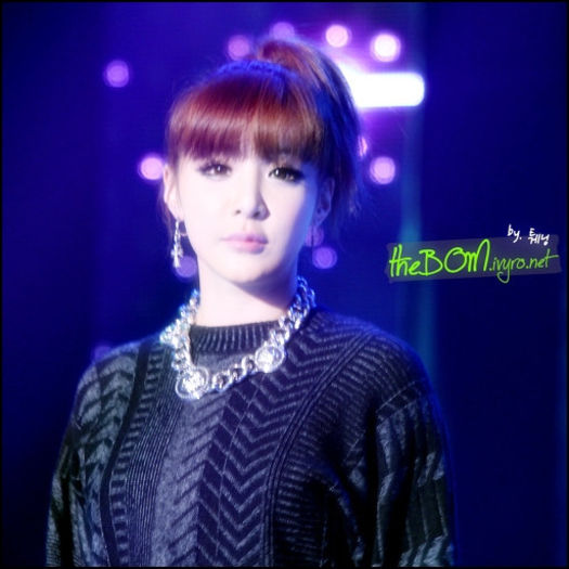 &. Pff...nu filmeaza nimeni? :)) Vreau sa tin minte crizele care vor urma..:)) - l - x - Episodul 25 - x - l