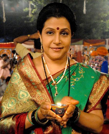 Savita Prabhune - Sulochana of Pavitra Rishta - Suflete Pereche