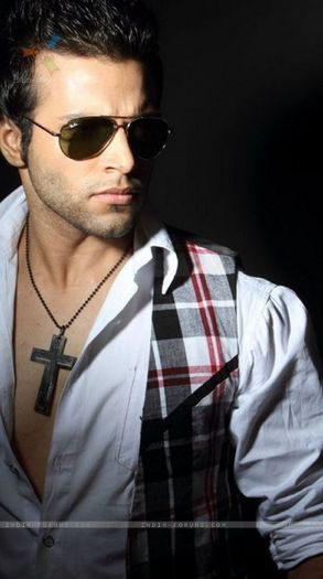 149364-rithvik-dhanjani - Suflete Pereche
