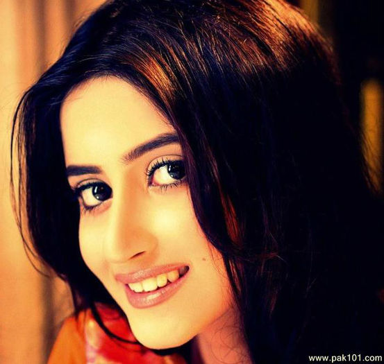  - SAJAL ALI SO BEAUTIFUL