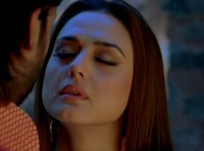 vlcsnap-139668 - Preity Zinta 07