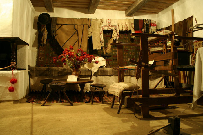 INTERIORUL CASEI LUI ION CREANGA