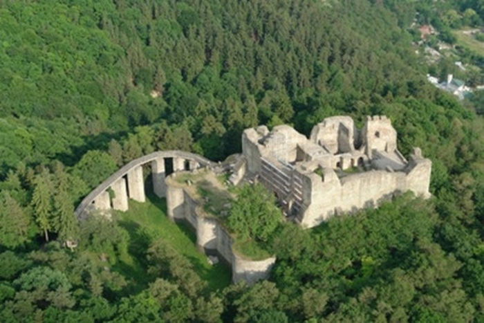 CETATEA NEAMTULUI VAZUTA DE SUS