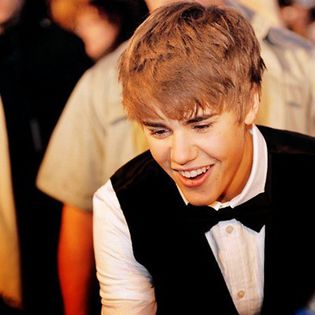 Bună . Putem să stăm cu voi ?