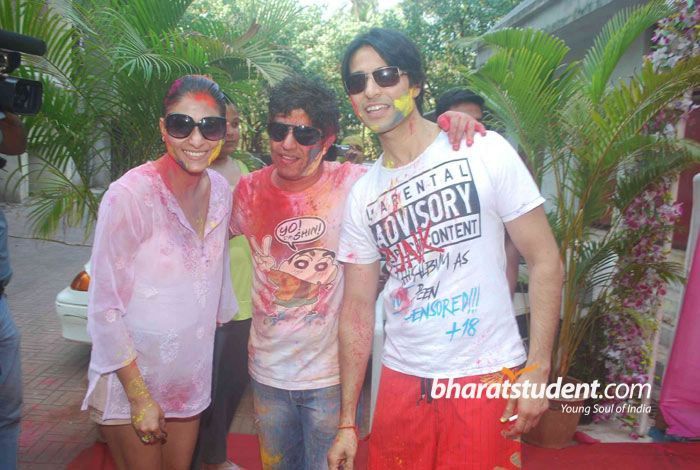 ekta-kapoor-sanjay-gupta-holi-party_083