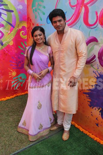 B_Id_369159_Ballika_Vadhu