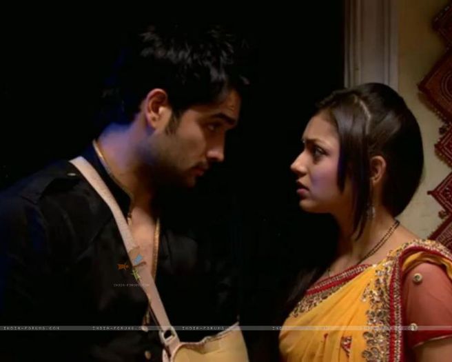 238853-drashti-dhami-and-vivian-dsena