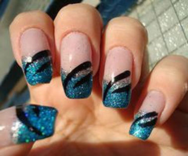 522524_513653185344660_595597044_n_thumb - xo_Modele unghii_xo