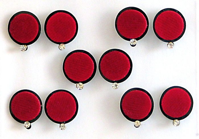 red-with-black-border-round-felt-bindis-AC52_l - Bindi-punctul purtat pe frunte