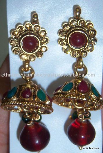 JHUMKA_CHANDELIER_MAROON_GREEN_TEMPLE_gold_DANGLER