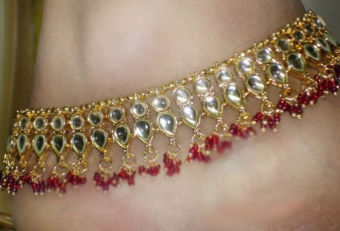Pure-Gold-Payal-Designs-For-2012-595x404