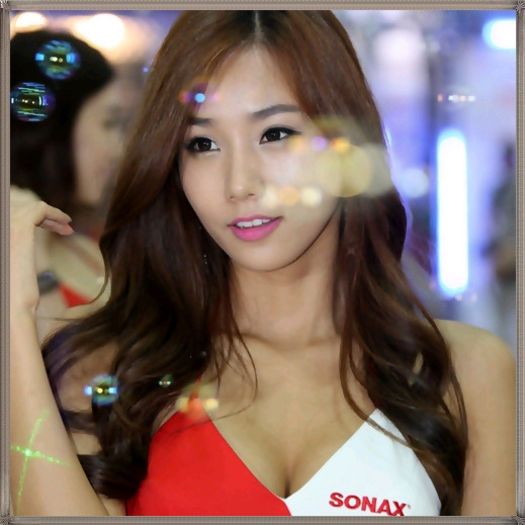<~> ..Aha.. tu ce razi? :-w.. Bye Gin. :) ..[mananca] ..