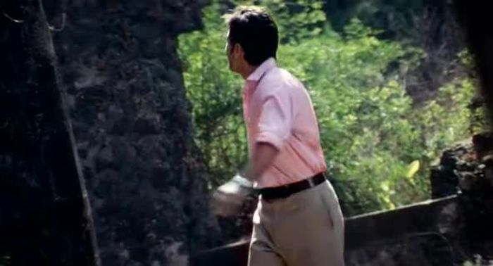 vlcsnap-00116 - Saif Ali Khan 3