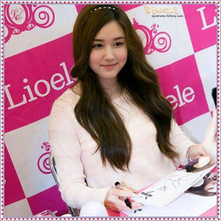 <> ..Aaaa... n`o sa vina prea curand.. mno? ..