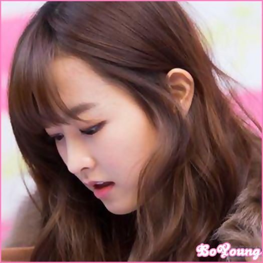 ♥ Daa,e frumos.. :) |se uita la tel| Chh,am intarziat.. x_x Byee.. :-h|pleaca|.