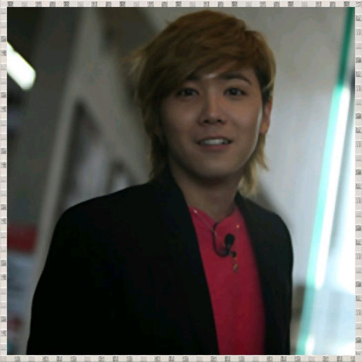 >> ..Cel putin.. ai mai trecut pe acasa.. dar eu.. :)) - X - x - PARK - x - X