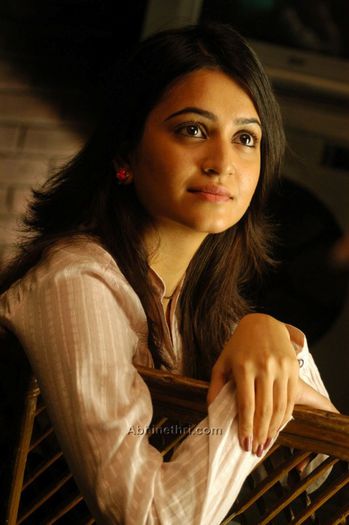  - KRITI KHARBANDA