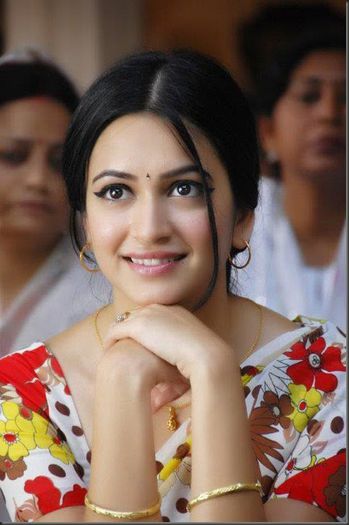  - KRITI KHARBANDA