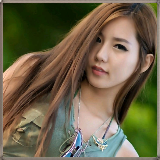 <~> ..Nu esti normal. ..Atunci.. De ce i`ai spus c`o placi? :-ss.. Clar.. nu mai scapi de ea.. :))..