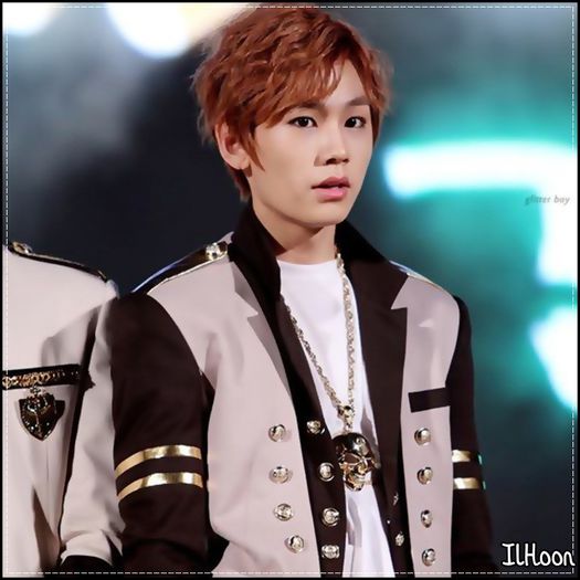 ♫ Ba da..Stai linistita..:) Reusesc eu cumva sa scap..:)Okey? :).