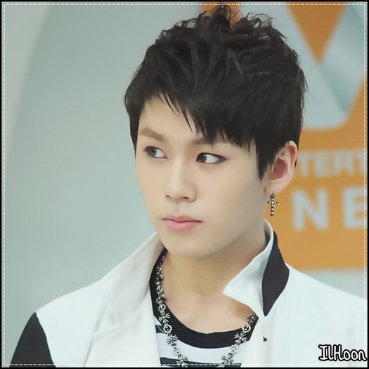 ♫ Chh..-_- Ji Min..:| Inceteaza..:-s Nu e nimic din vina ta..:).