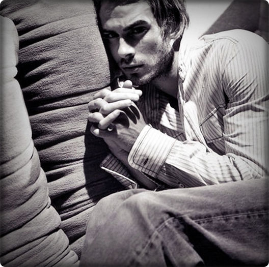 `; ] [] se uita la ea shy nu zice nimik []