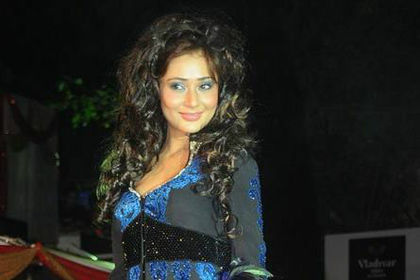 302523_248407601884555_82549974_n - SARA KHAN_poze NOI