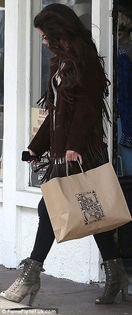 2 - Selena leaving at vitange store