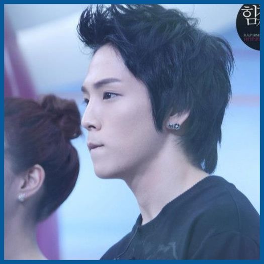 * {intra} Brrr.:-s heii :-h..{se tranteste pe canapea} - l - x - Episodul 28 - x - l
