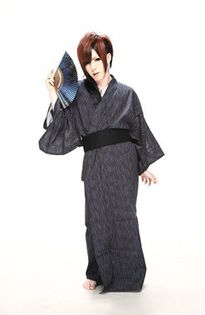 tumblr_m79xwwLtWS1qbxhq6o1_250 - Diaura in Hakama