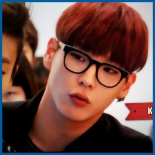 * Sanatate :){se ridica|pleaca la bucatarie|se intoarce cu un pahar de apa si niste pastile}Poftim. - l - x - Episodul 28 - x - l